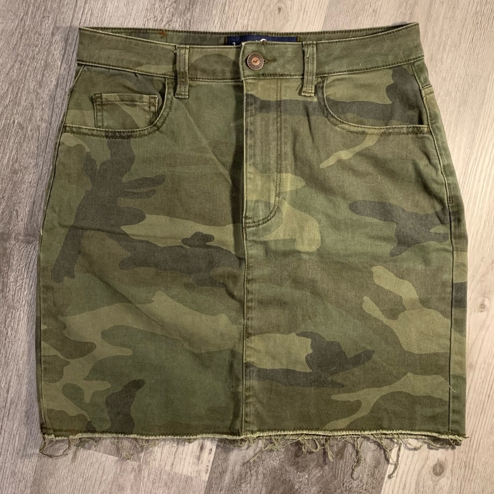 Camo mini skirt